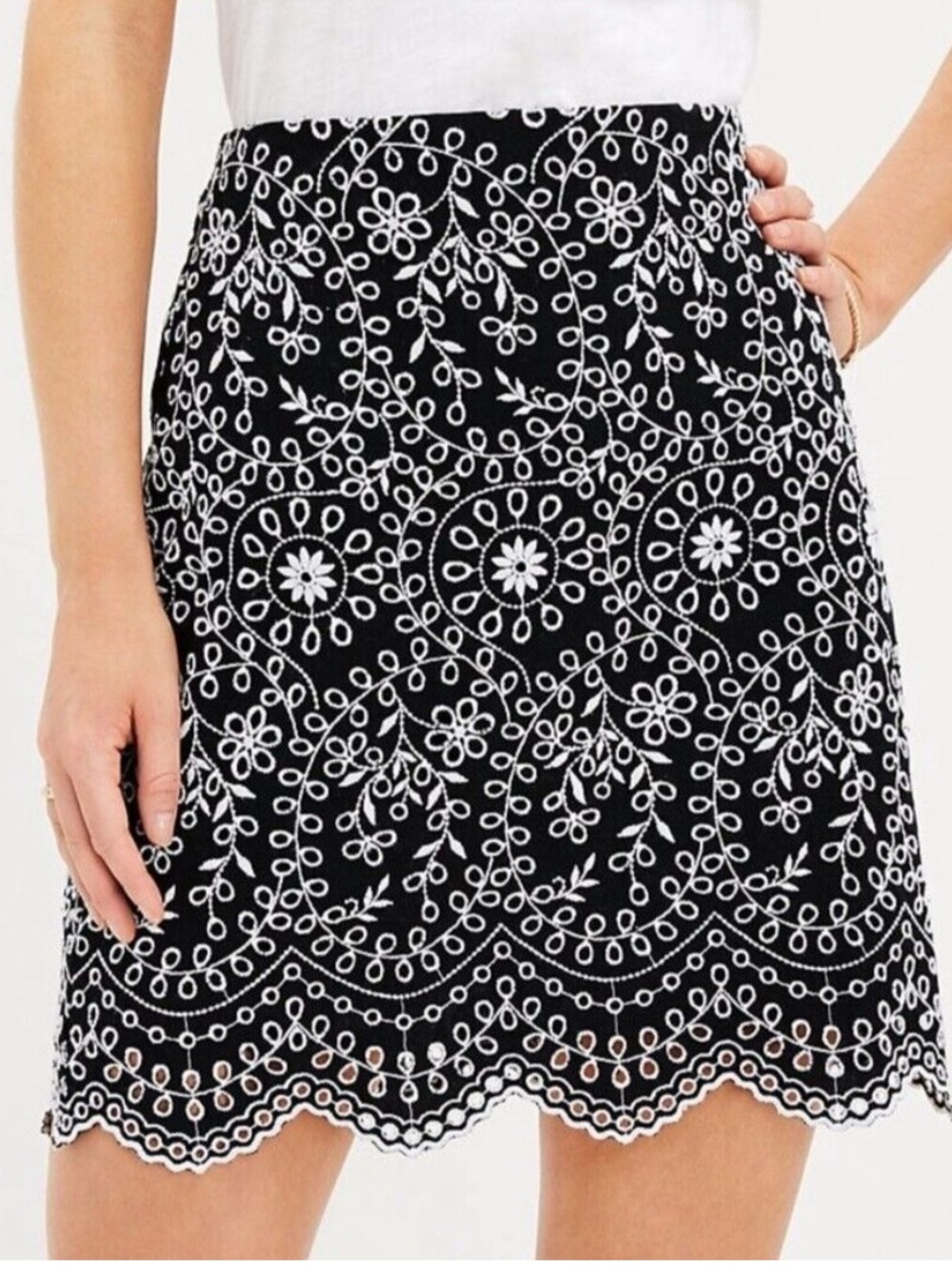 Ann Taylor Loft Black Embroidered Skirt White Floral Scallop Edge